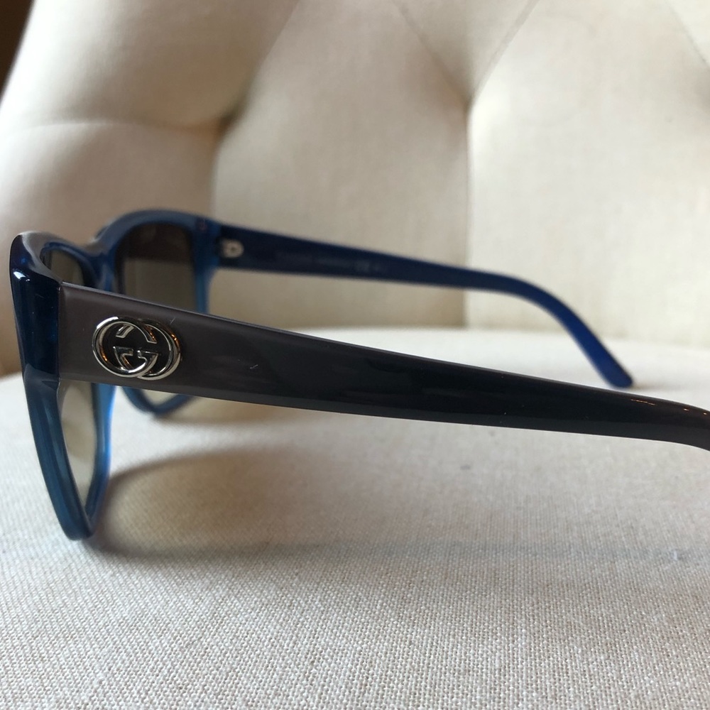 💙Gucci Sunglasses💙 - Picture 3 of 6